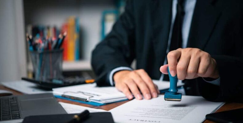 Walk-In Notary vs. Scheduled Appointments: Pros and Cons
