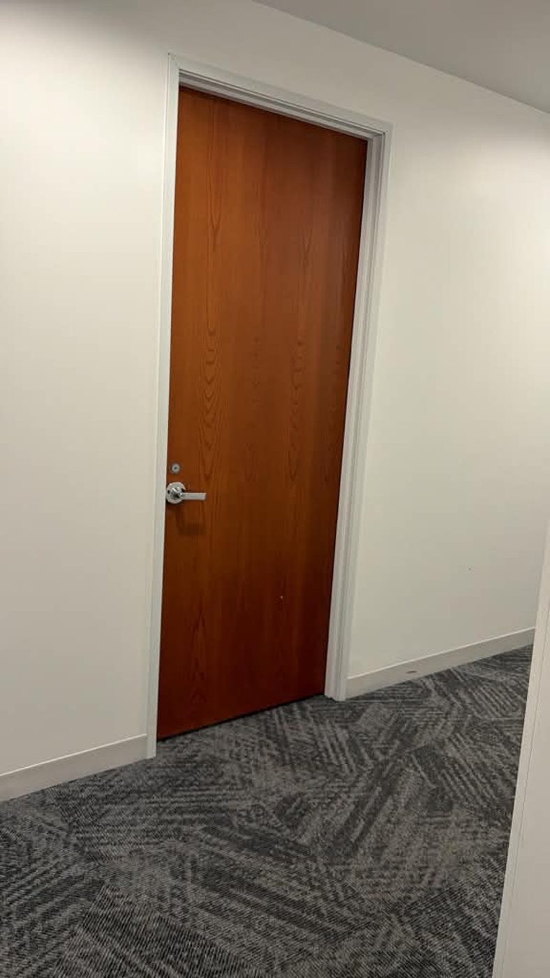 Door to the Pac Signing Notary office in Lake Oswego
