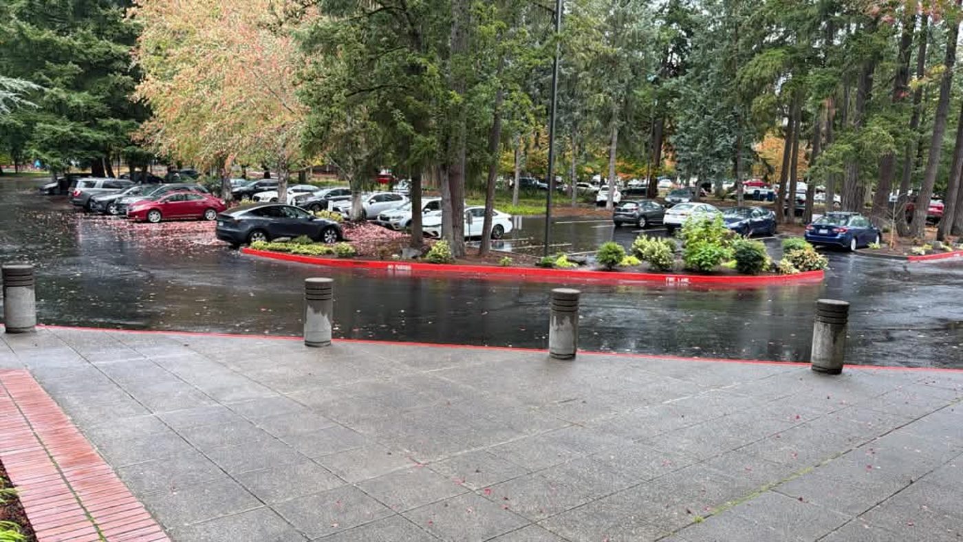 Visitor parking outside the Pac Signing Notary office at Five Centerpointe, Lake Oswego